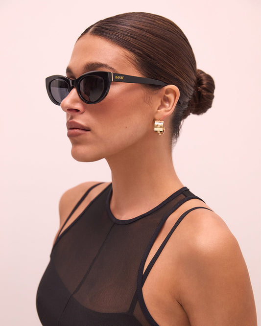 THE ESTELLA BLACK-BLACK SUNGLASSES