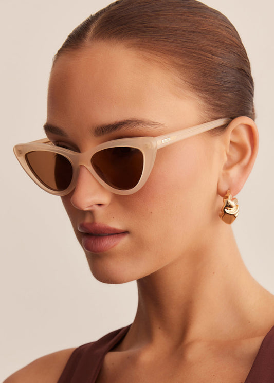 THE ISLA PEARL-HONEY SUNGLASSES